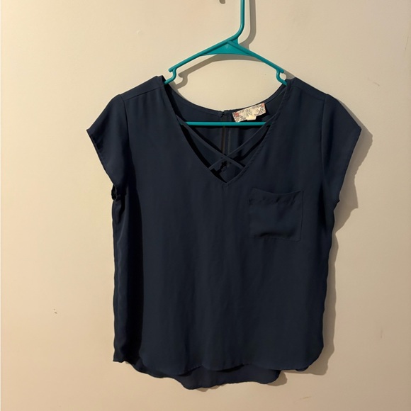 Pink Rose Navy Blue Women's Top Size Small - Picture 1 of 3